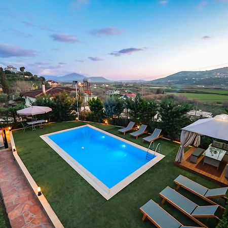 Villa Vrion Sarandë エクステリア 写真