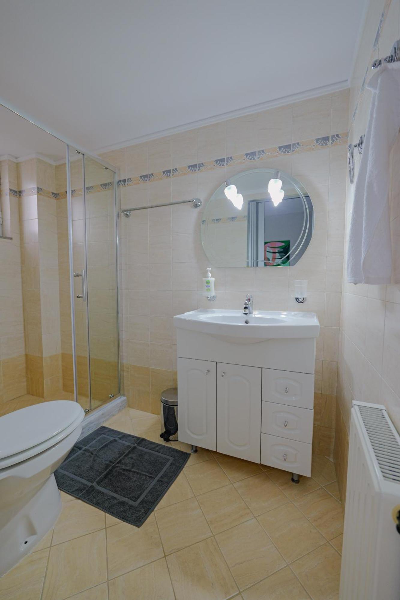 Villa Vrion Sarandë エクステリア 写真