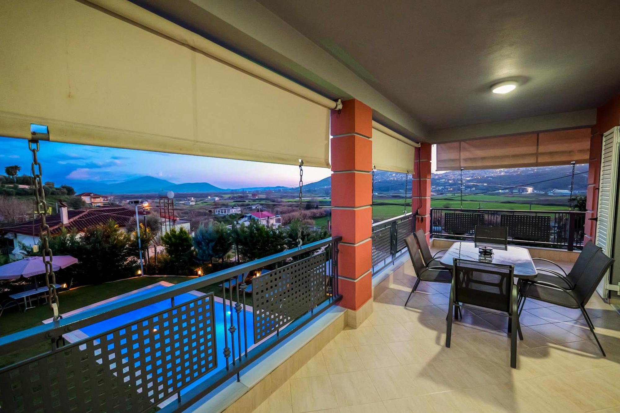 Villa Vrion Sarandë エクステリア 写真